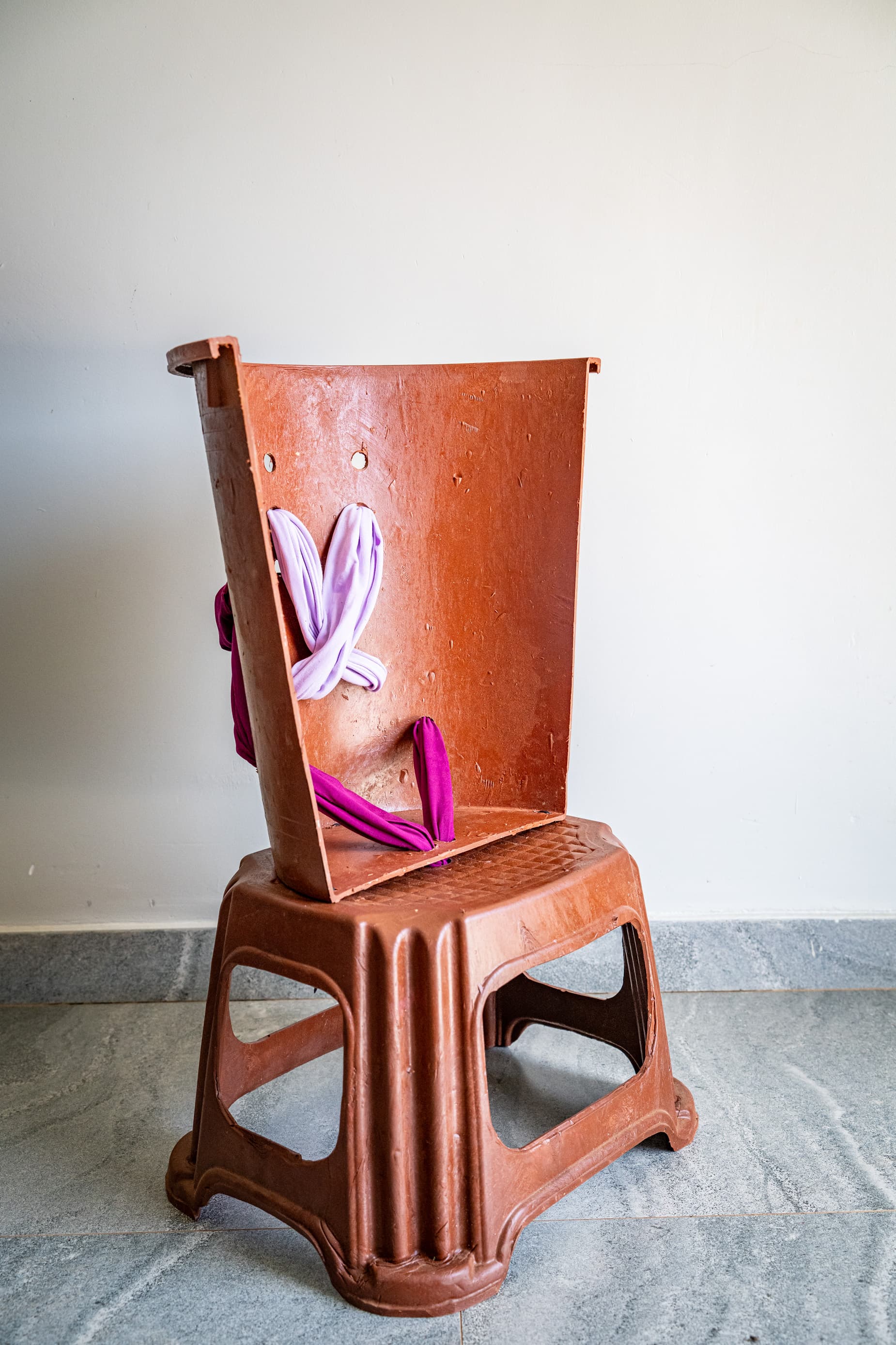 Chaise et table adaptées